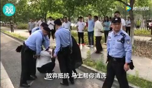 上海交警打人视频,现场视频引发社会关注